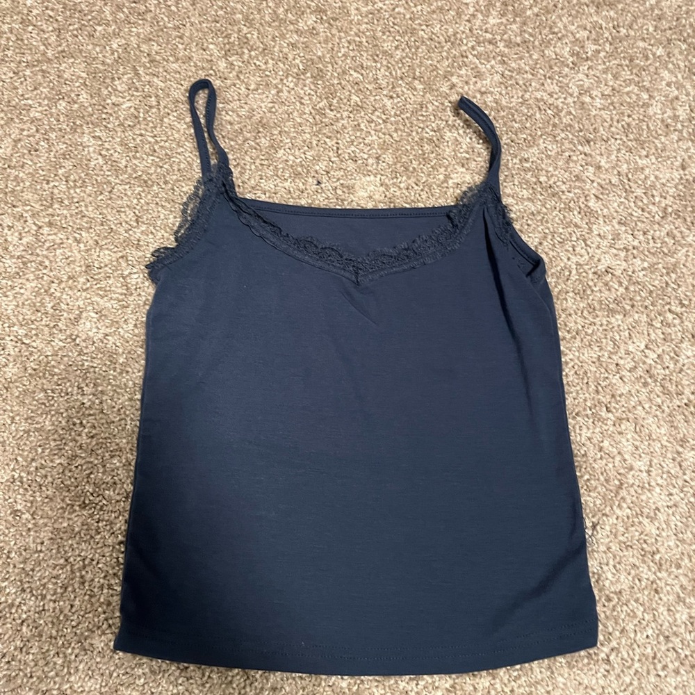 blue tank top